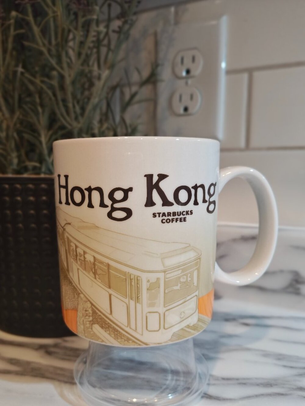 Starbucks Global Icon Collection Hong Kong 16 oz Mug - Picture 8 of 9